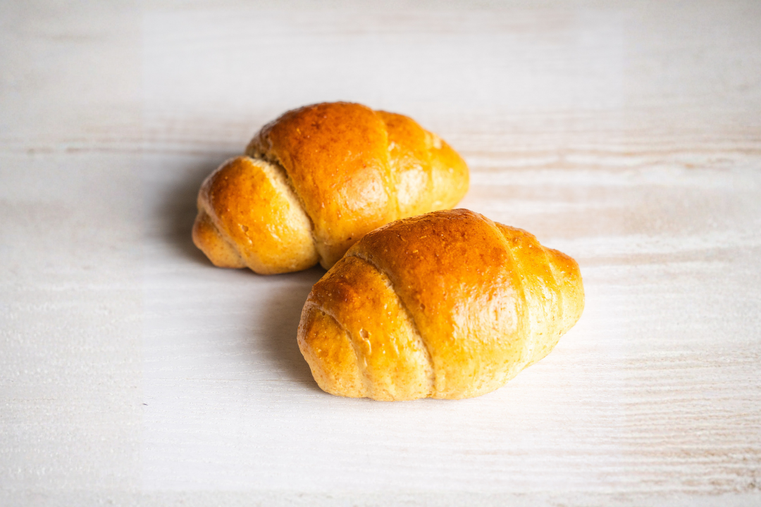 塩バターロール（2個入り）